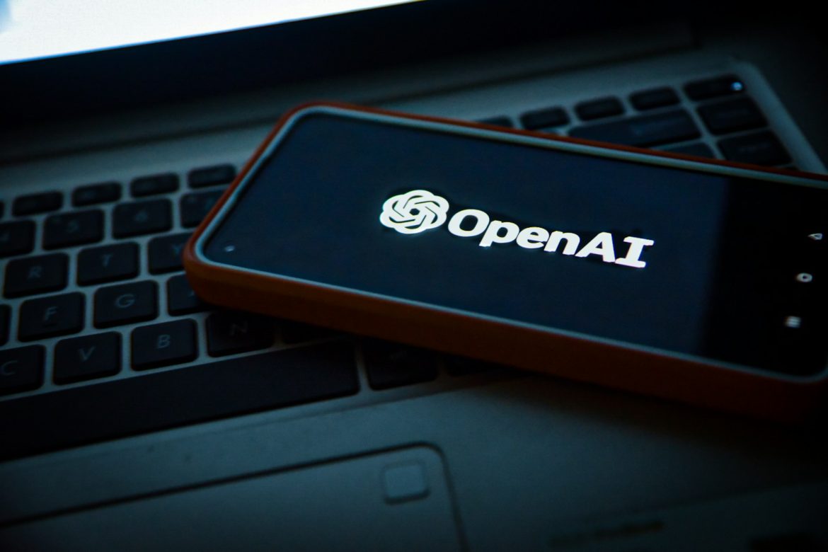 OpenAI : Un partenariat stratégique avec AMD et le lancement controversé de l&rsquo;application Sora